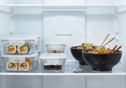 Сколько можно хранить роллы и вок в холодильнике